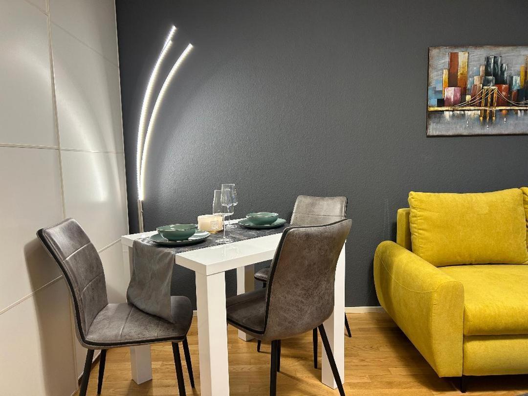 Gemuetliches Helles Apartment Mit Balkon Und Parkplatz Vor Der Tuer Im Zentrum Von Bayreuth Exterior foto